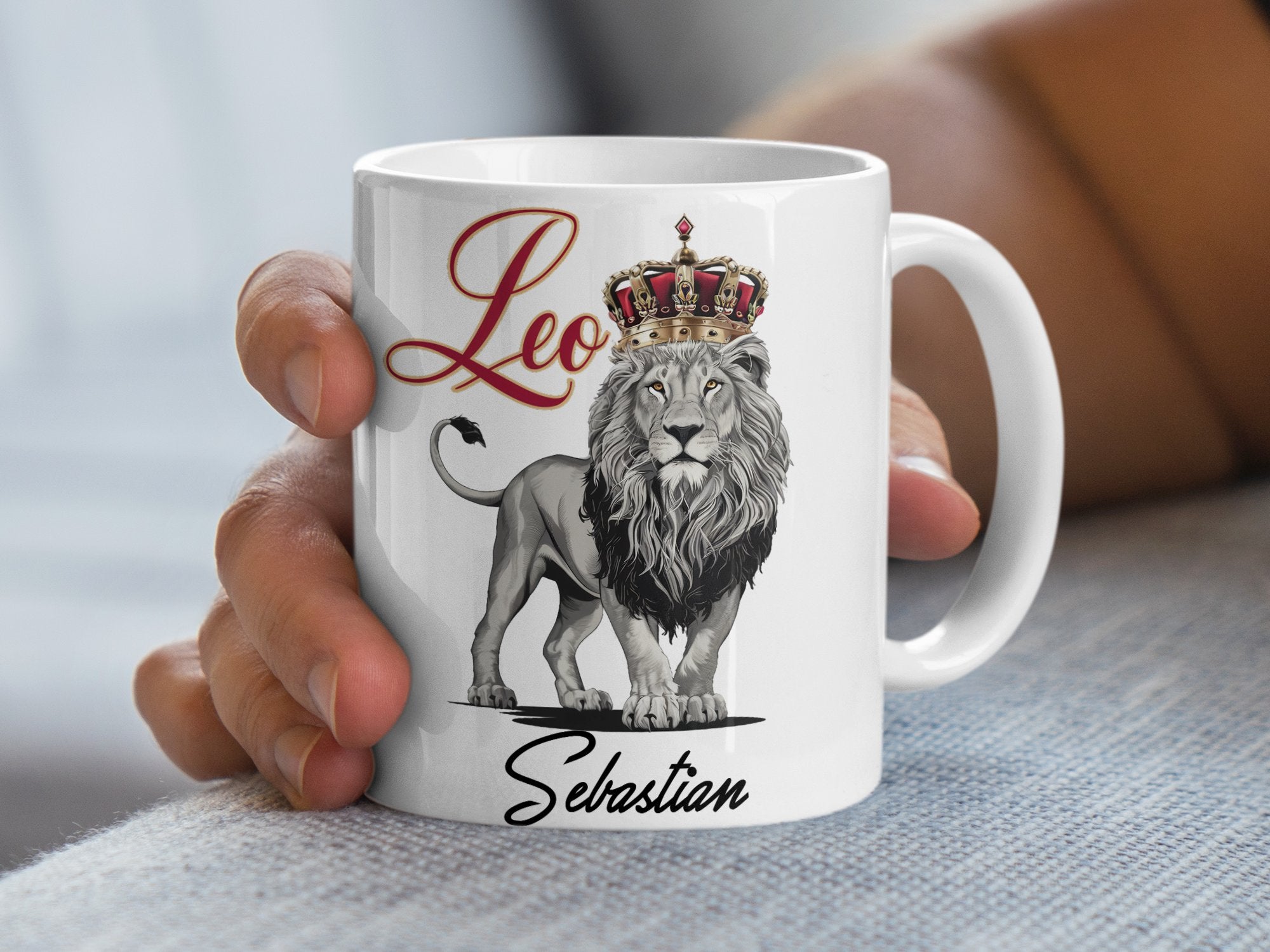 Mug with a lion wearing a crown and the name "Leo Sebastian".